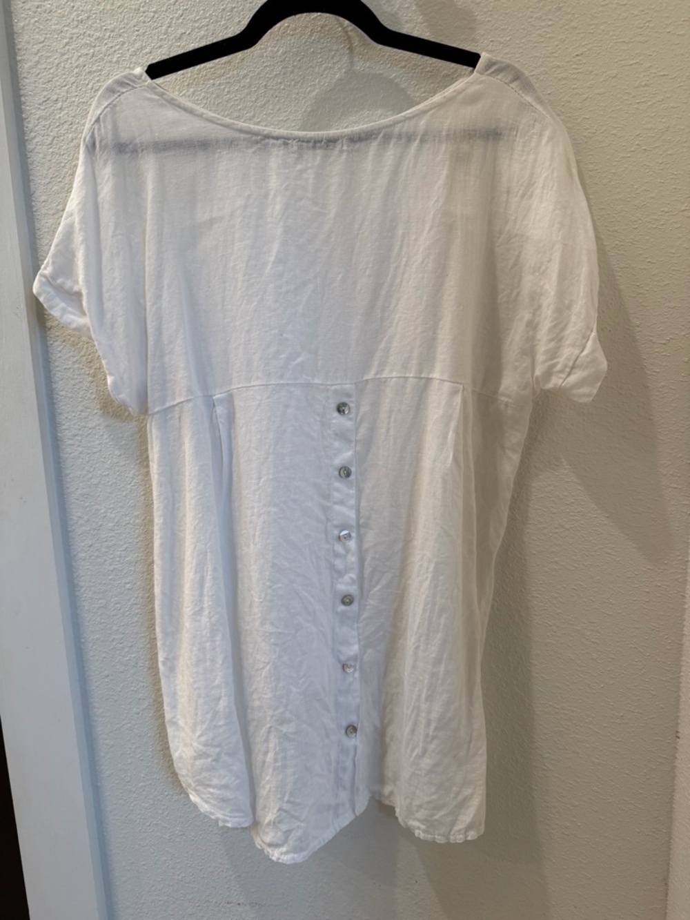 Women’s 100% Linen White Button-Back Short Sleeve Top